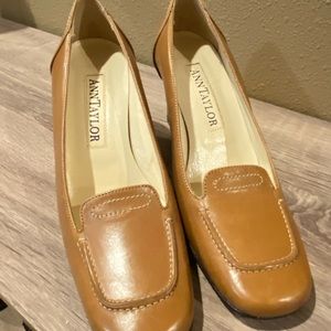 Ann Taylor Heels. Size 5.5 M. Like New, Camel colored. Make an offer.
